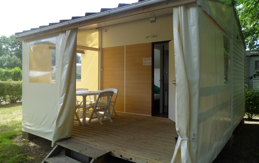 Mobil-home Tithome 21m² 2 chambres 5 pers.camping*** Le Pont Rouge proche Saint Gilles Croix de Vie en Vendée