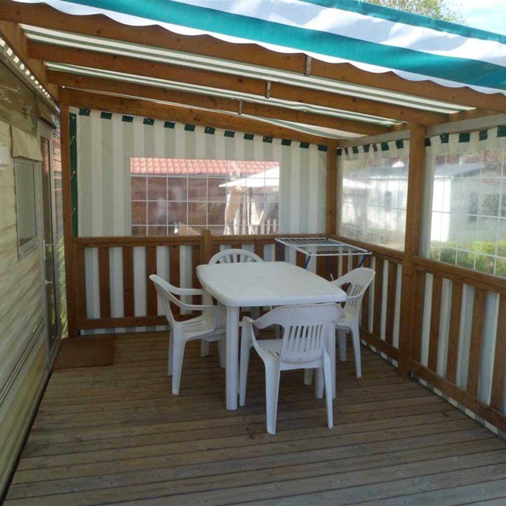 Mobil home Atlas 2 chambres 4 personnes au Camping 3 étoiles Le Pont Rouge près de Saint Gilles Croix de Vie en Vendée