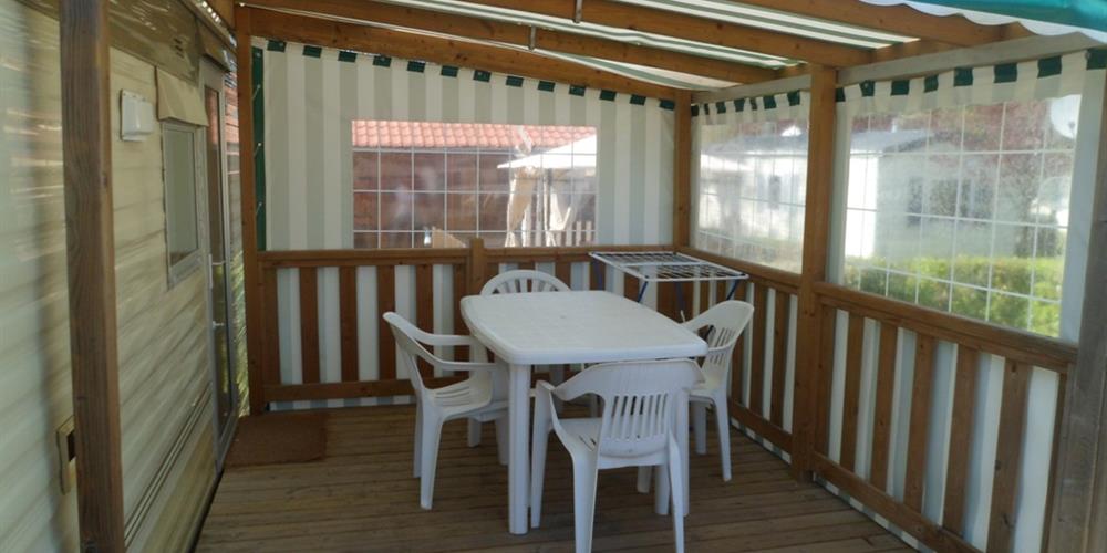 Mobil home Atlas 2 chambres 4 personnes au Camping 3 étoiles Le Pont Rouge près de Saint Gilles Croix de Vie en Vendée