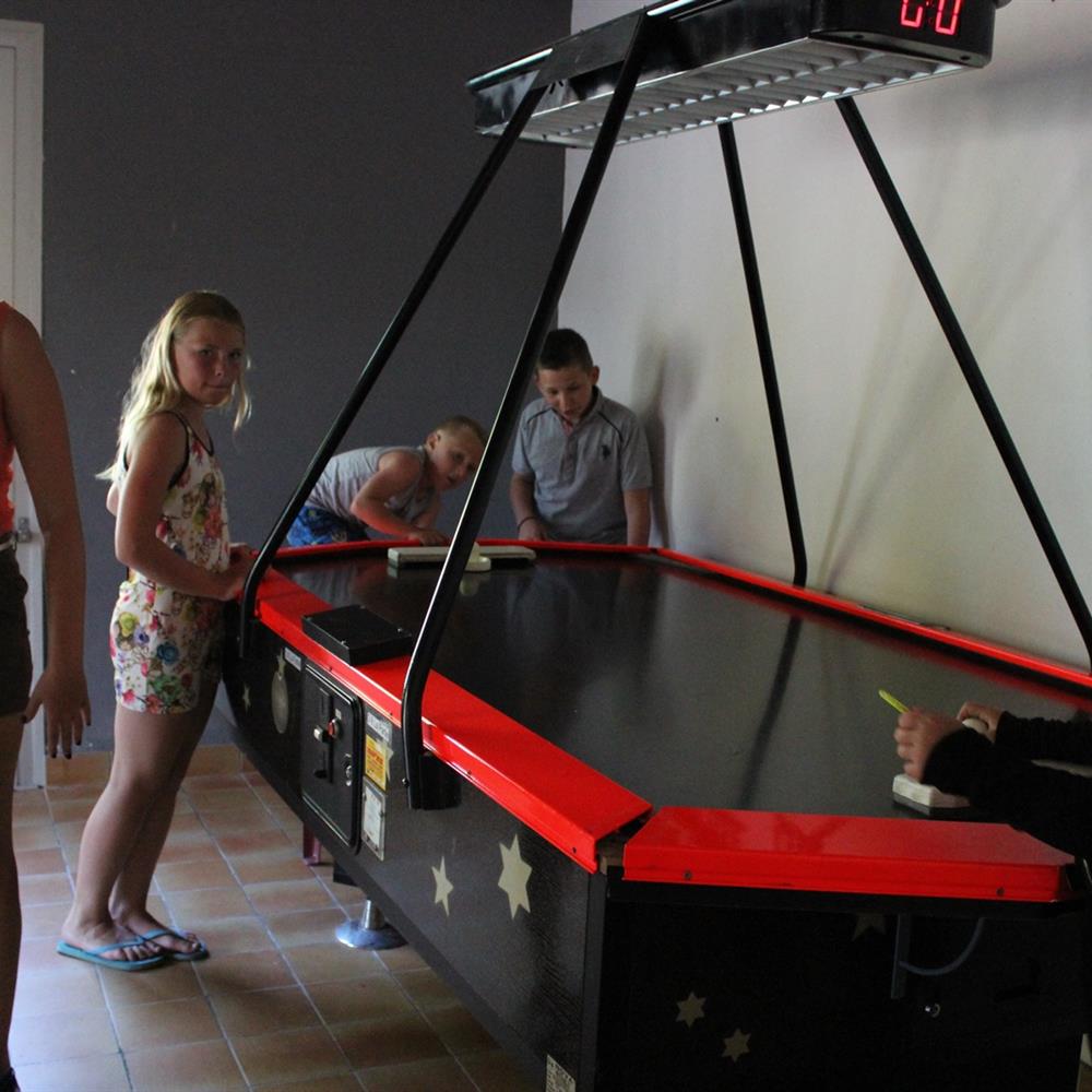salle de jeu camping le pont rouge