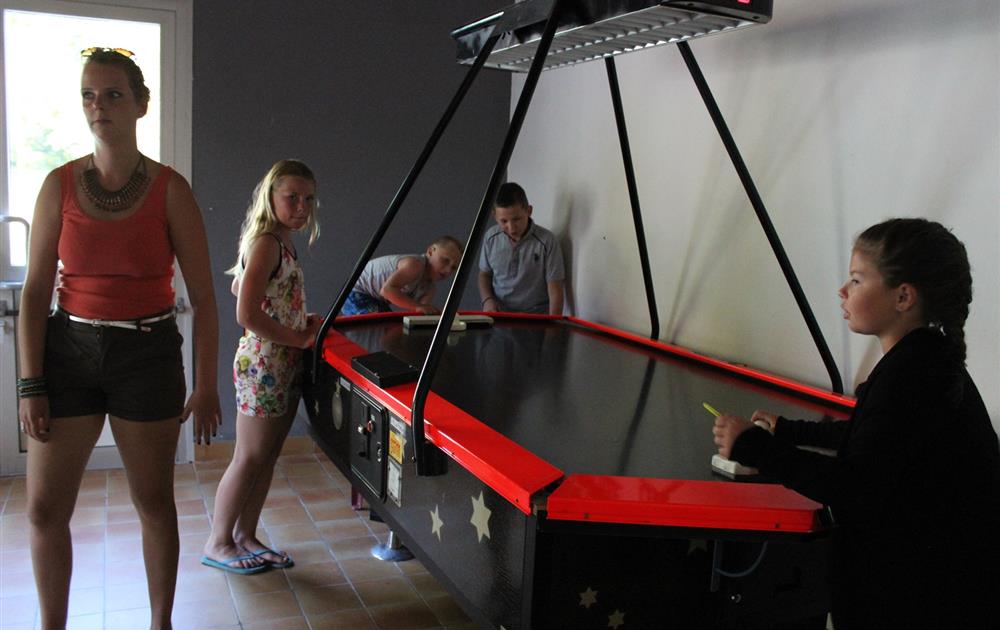 salle de jeu camping le pont rouge