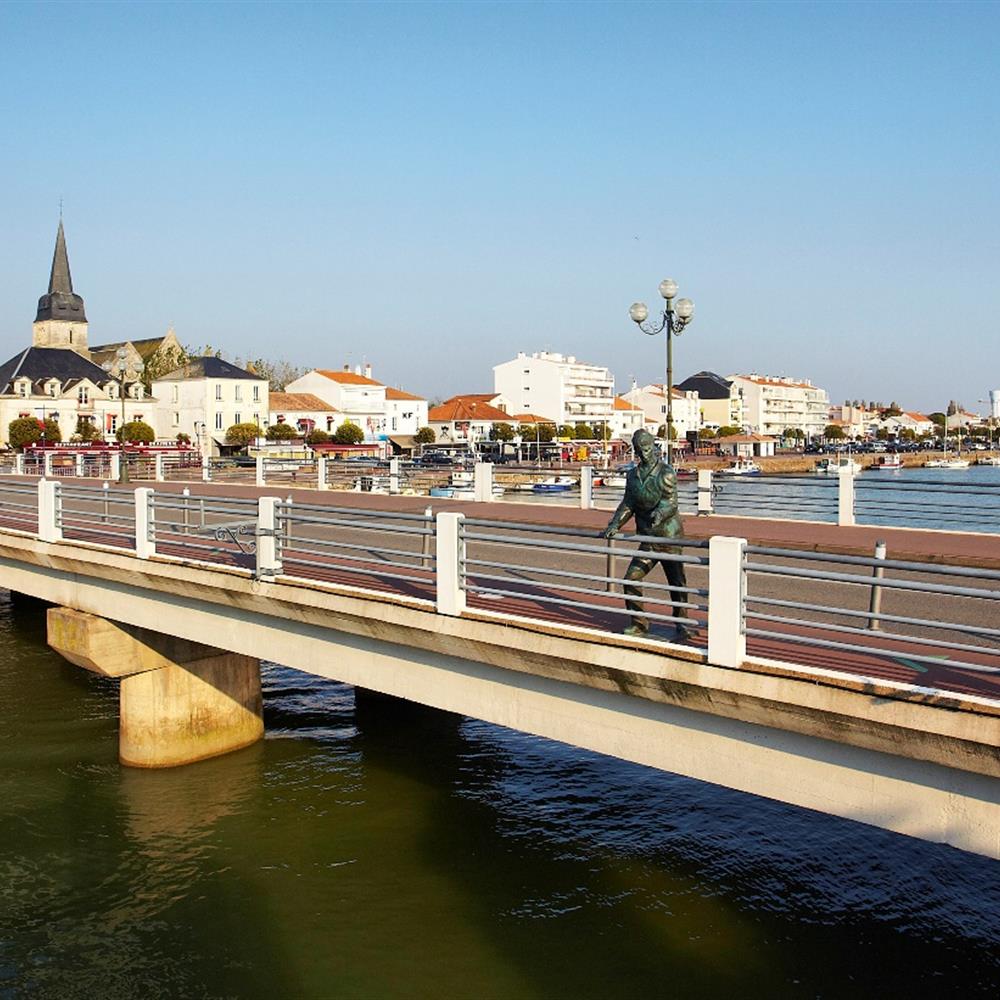 Saint Gilles Croix de Vie près du Camping Le Pont Rouge, camping 3 étoiles avec piscine chauffée à Saint Révérend en Vendée