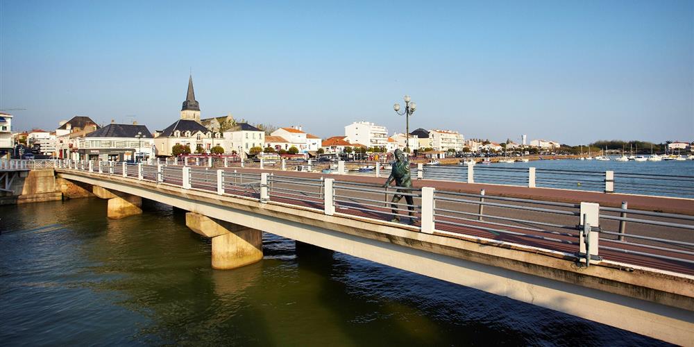 Saint Gilles Croix de Vie près du Camping Le Pont Rouge, camping 3 étoiles avec piscine chauffée à Saint Révérend en Vendée