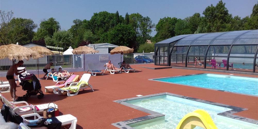 camping avec piscine couverte et chauffée saint gilles croix de vie