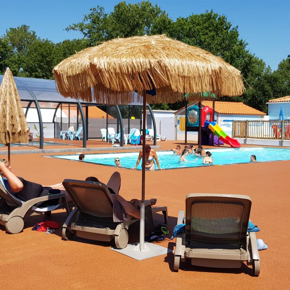 camping avec piscine couverte et chauffée saint gilles croix de vie