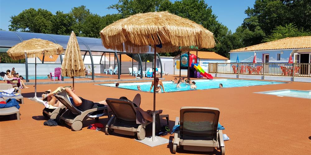 camping avec piscine couverte et chauffée saint gilles croix de vie