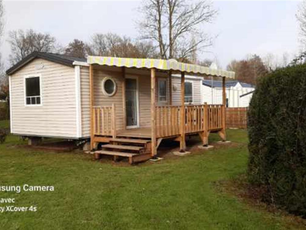 Mobil-home 32m² 3 chambres 5 pers. camping Le Pont Rouge proche Saint Gilles Croix de Vie en Vendée
